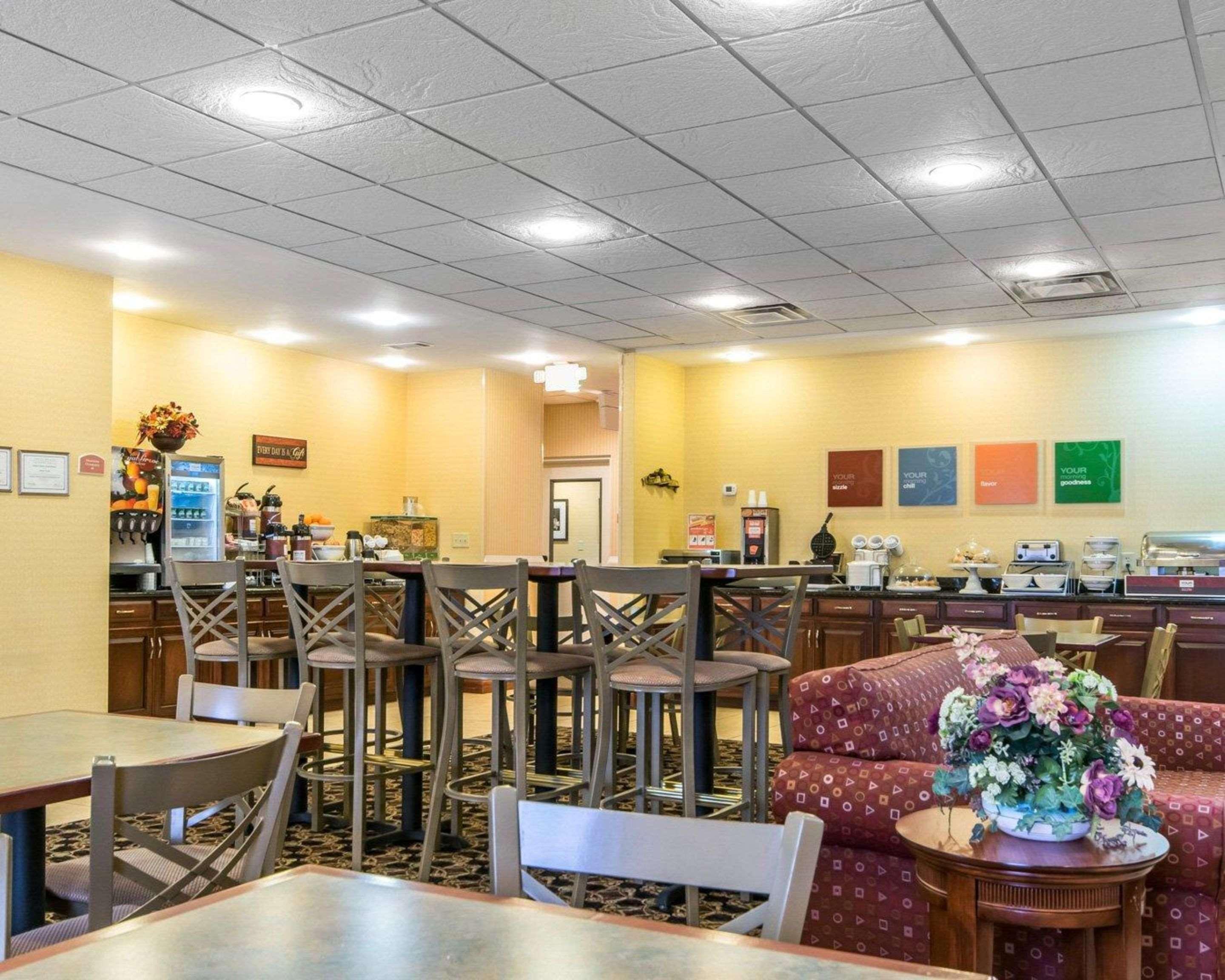 Comfort Suites South Point - Huntington Esterno foto