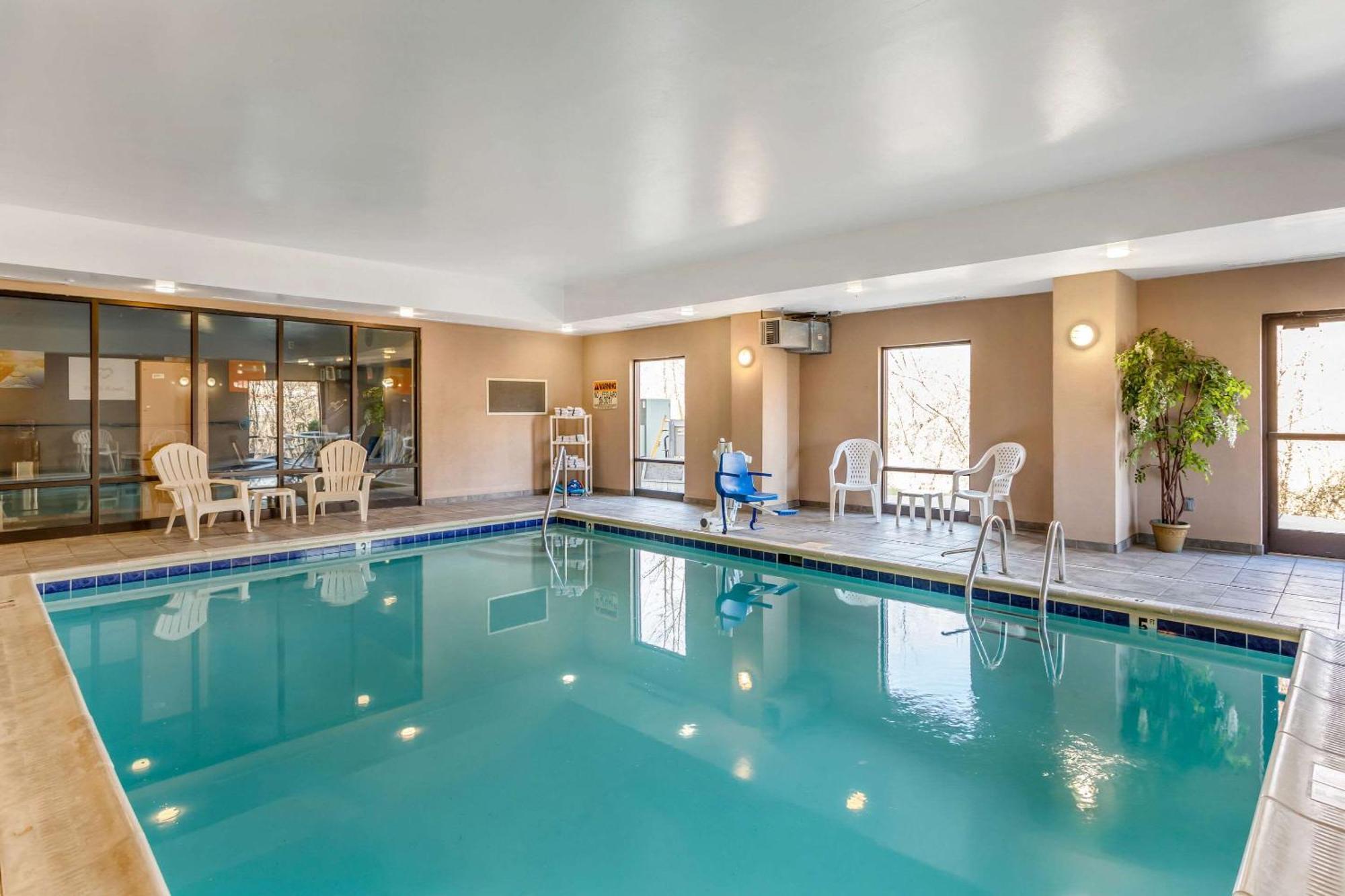 Comfort Suites South Point - Huntington Esterno foto