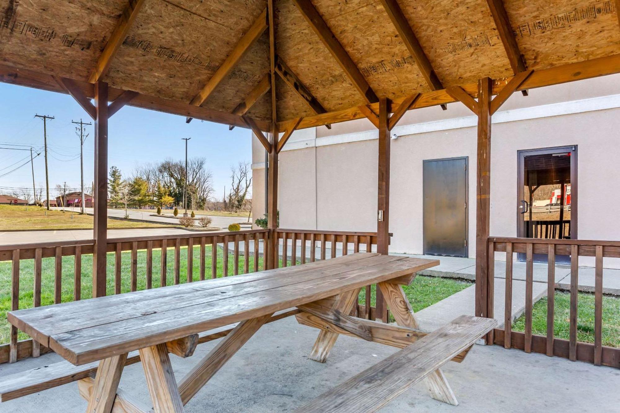 Comfort Suites South Point - Huntington Esterno foto
