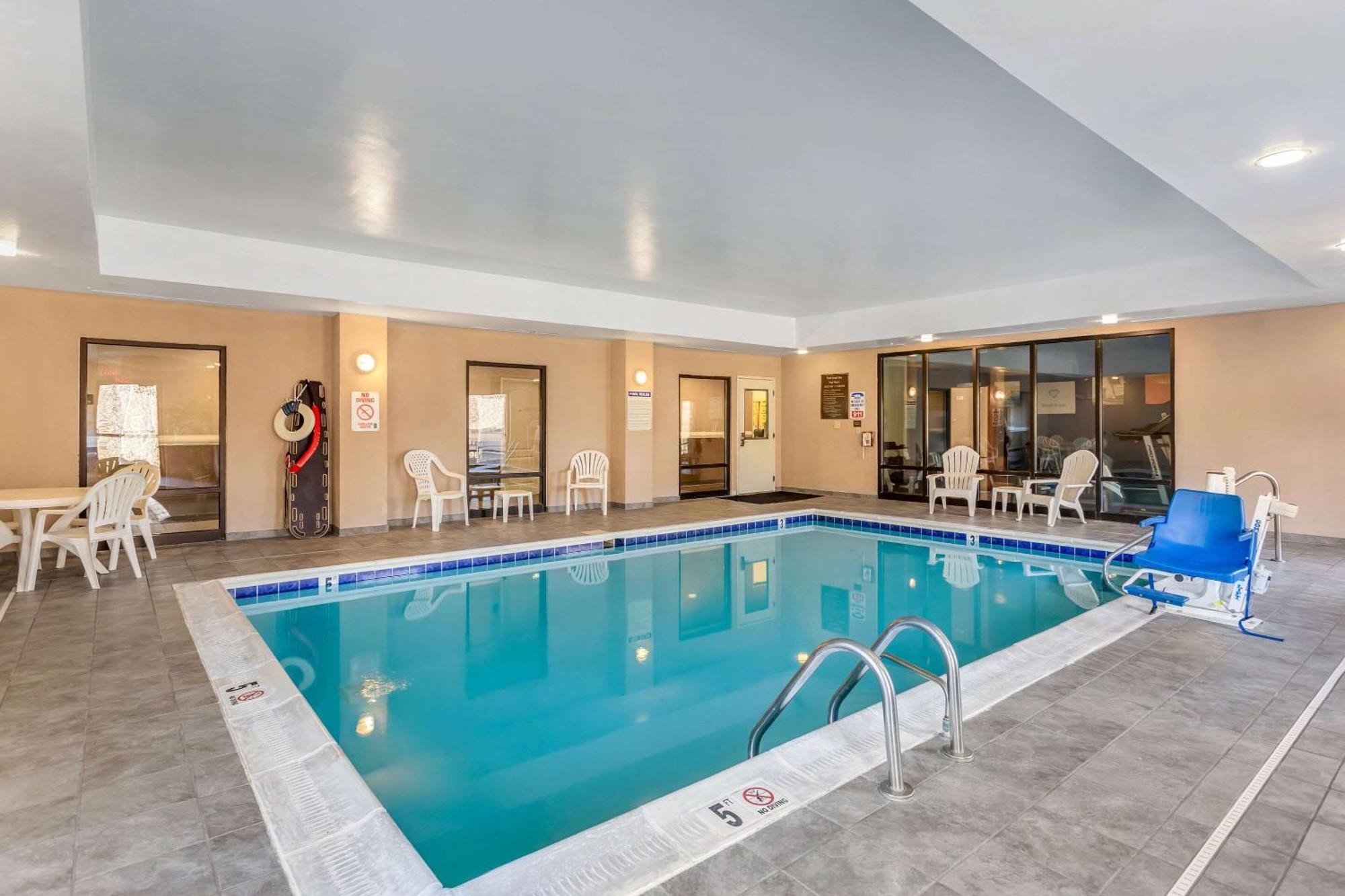 Comfort Suites South Point - Huntington Esterno foto