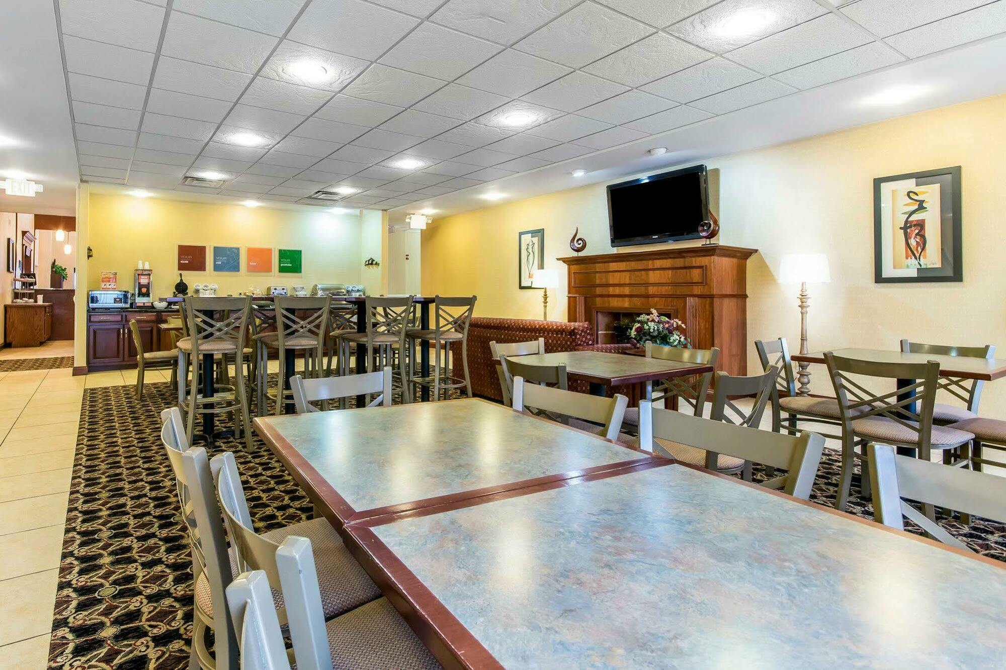 Comfort Suites South Point - Huntington Esterno foto