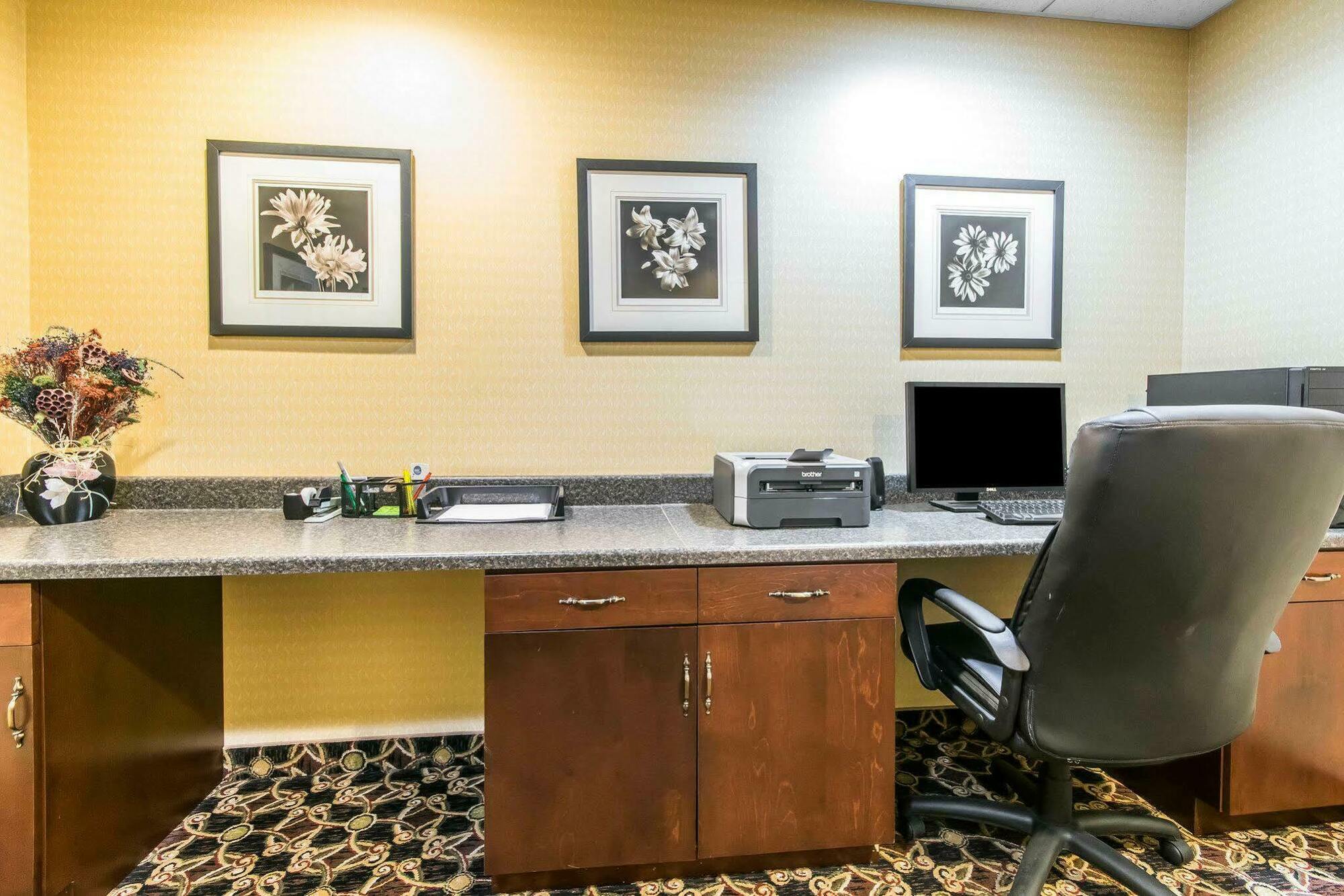 Comfort Suites South Point - Huntington Esterno foto